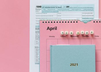 The Evolution of Monarchy: Constitutional vs. Absolute Rule