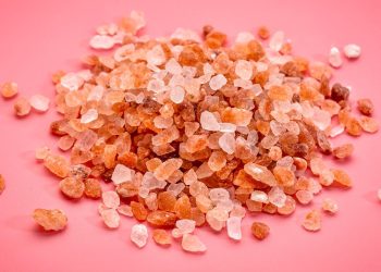 Comparing Health Benefits: Himalayan Pink vs. Table Salt