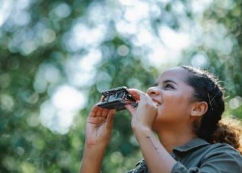 Exploring Organism Relationships: Cladograms vs Phylogenetic Trees
