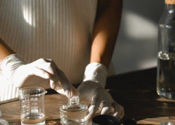 Exploring the Aromatic and Aliphatic Compounds in Fragrance