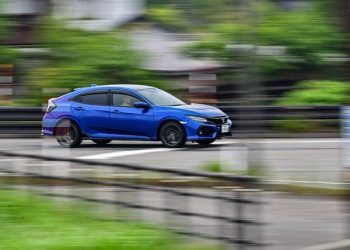 Compact Car Showdown: Honda Civic vs. Toyota Corolla