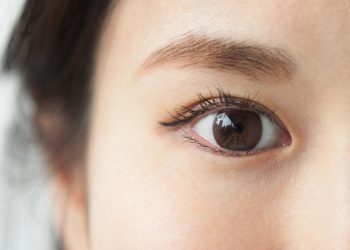 Comparing Eye Shapes: Chinese versus Japanese Ancestral Genetic Patterns